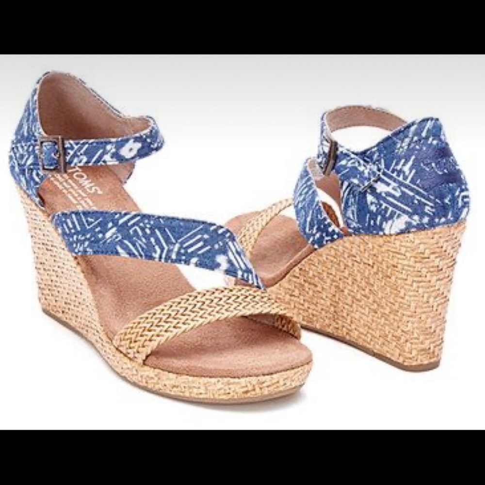 TOMS Clarissa Wedge, batik blue, size 6.5